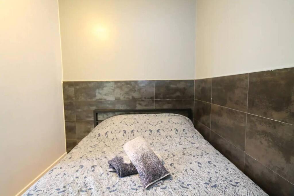 01 - Chambre Avec Lit Double Ideal Jo 2024 Saint-Denis  Esterno foto